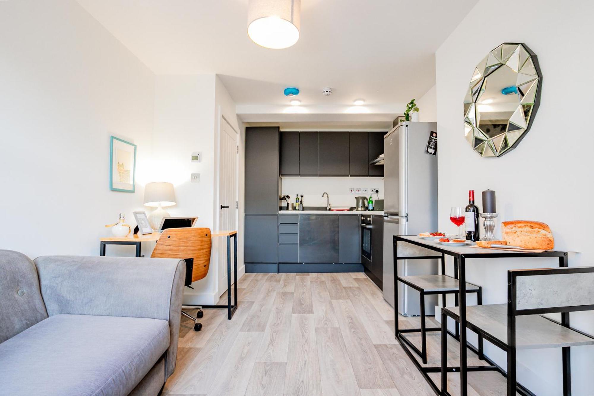 Host & Stay - Croydon Road Apartments Caterham Ngoại thất bức ảnh